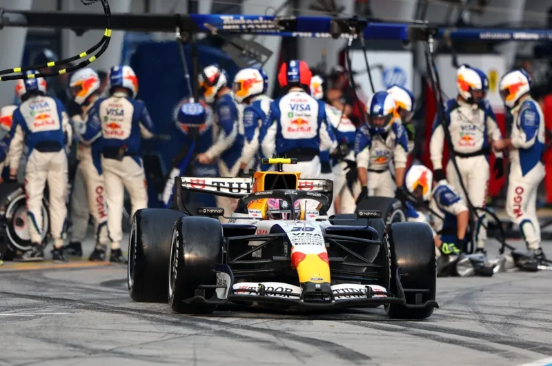 Formula jedan u boksu na stazi sepang u Maleziji,izmjena guma na formuli 1