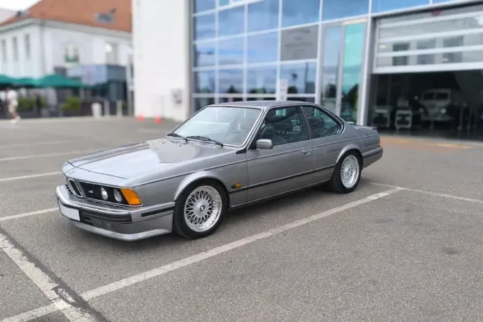 Sivi BMW M635CSi E24 M serija na skupu oldtimera u Motorworld Stuttgartu - rijetki oldtimer u izvrsnom originalnom stanju ispod 100.000 km