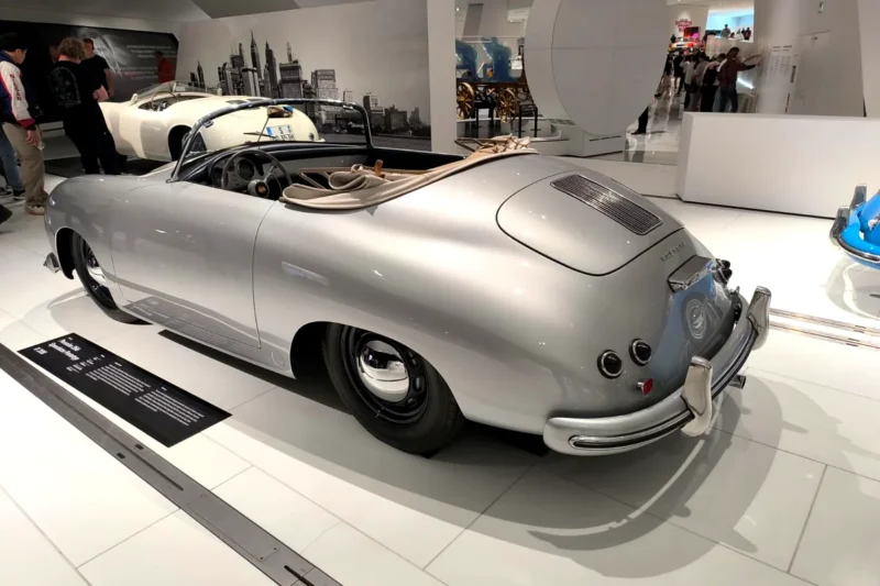 Porsche 356 iznimno rijedak primjerak u porsche muzeju u stuttgartu