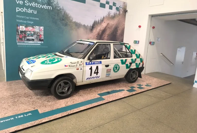 skoda favorit slikana u skoda muzeju u mladi boleslav trkaca skoda favorit grupa A